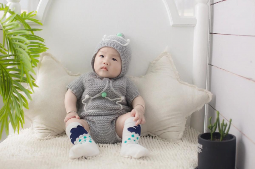 代怀哪里最便宜宝宝揉眼睛是怎么回事